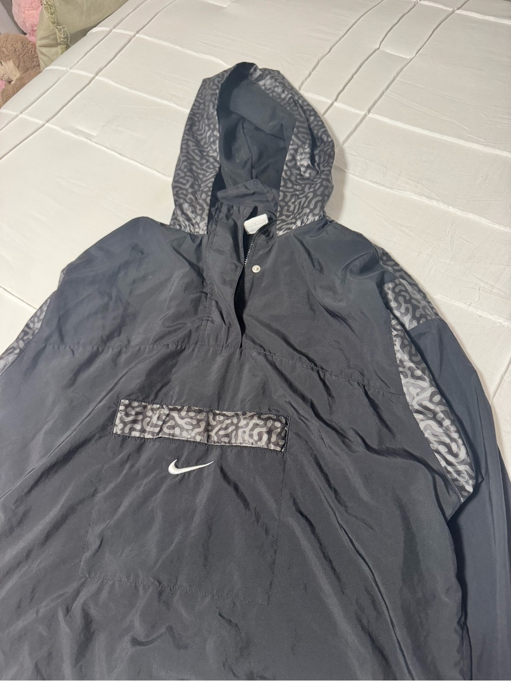 Nike Black Hooded Pullover Jacket with Gray Patterned Trim
